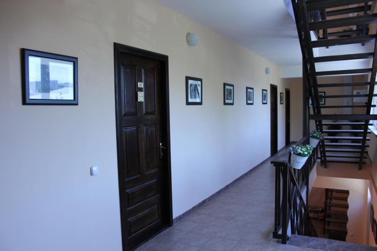 Guest House Zvanba Gagra Eksteriør billede