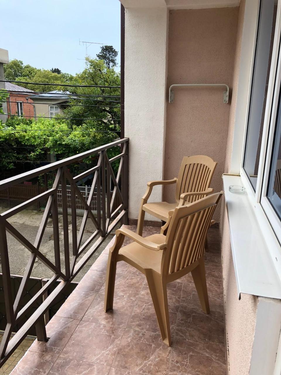 Guest House Zvanba Gagra Eksteriør billede