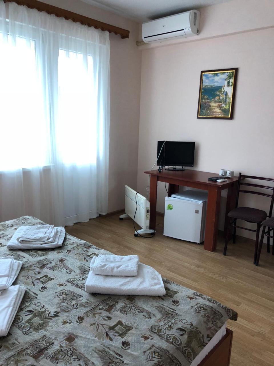 Guest House Zvanba Gagra Eksteriør billede