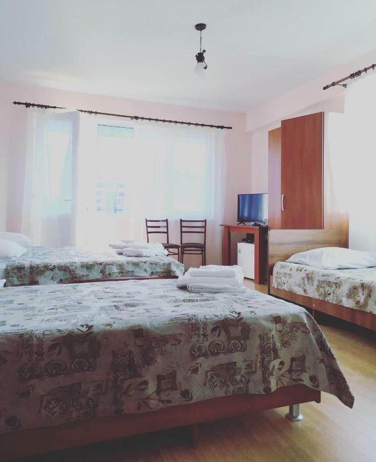Guest House Zvanba Gagra Eksteriør billede